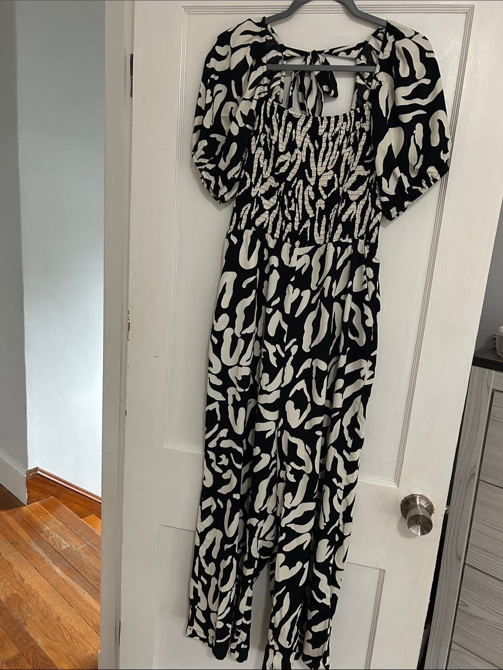 Black and White Abstract Print Jumpsuit with tie back NWOT